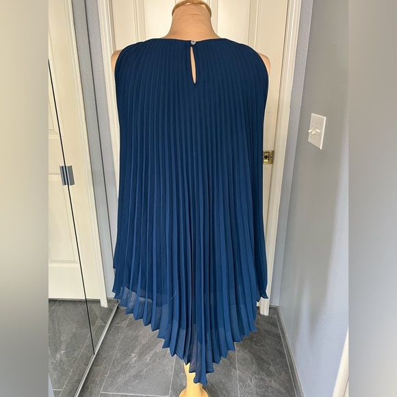 Max Studio Pleated Asymmetric Short Dress Tunic - Picture 4 of 9